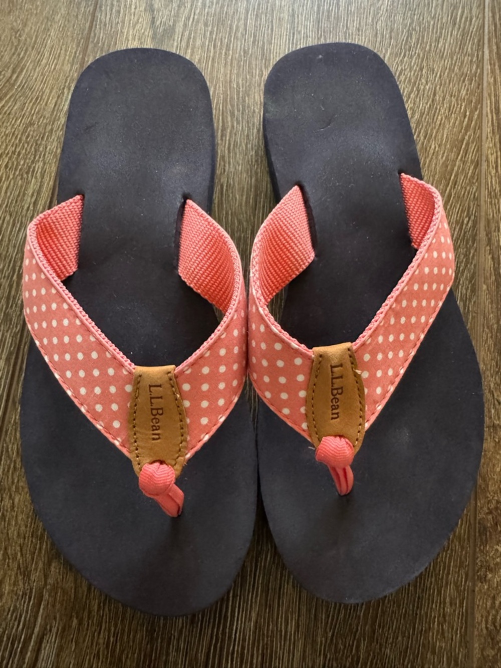 L.L.Bean Coral Polka Dot Flip Flops 8 Foam Foot Bed